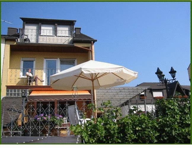 Gaestehaus Kiesgen-Mendgen Bernkastel-Kues Exteriör bild